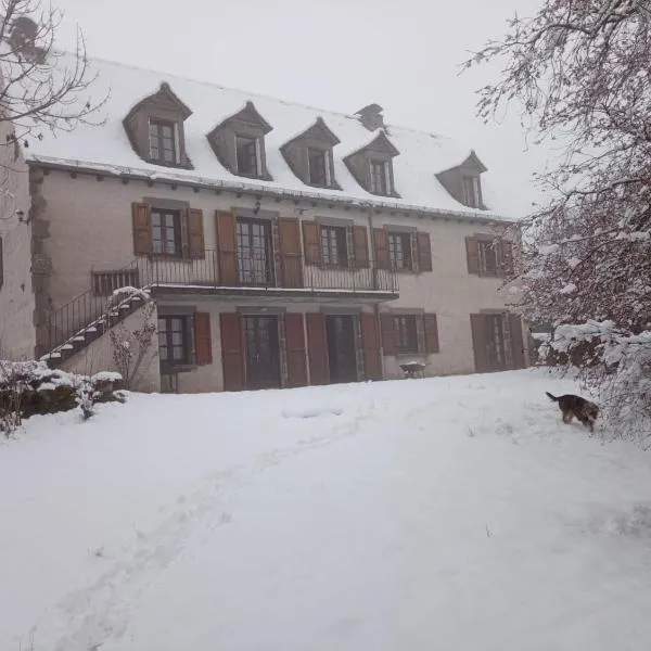 Joli coin, hotel em Moussages