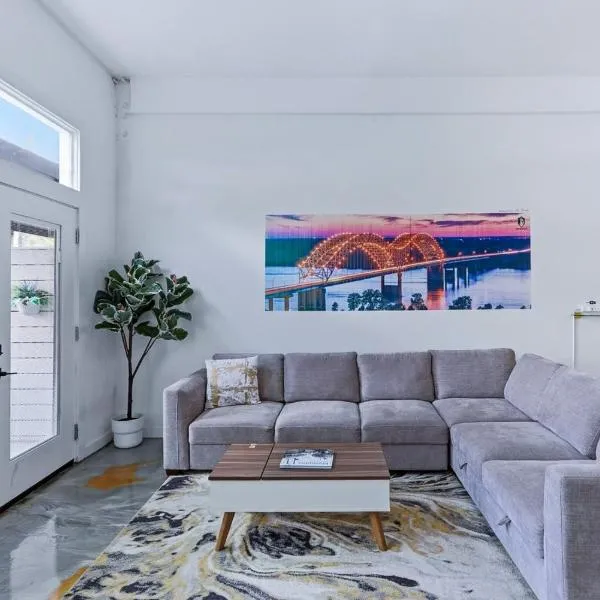 The Stallion #103 - Walk to Attractions - Modern 2BD Loft in Downtown with Patio, hotel em Memphis