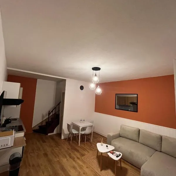 Logement autonome pour 2 à 3 personnes 78G, hotel en Poitiers