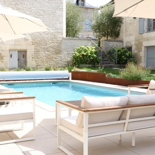 La Villa Lombardi en Champagne, avec piscine privée et jacuzzi, hotel en Les Riceys