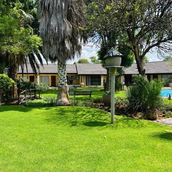 Etela Batho Guest House, hotell i Mahikeng