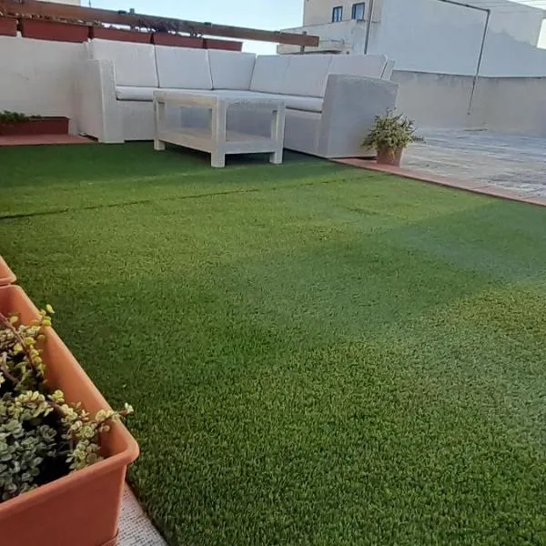 Ramzam - Spacious & Modern 3 bedroom apartment with roof terrace, hotel di Marsaskala