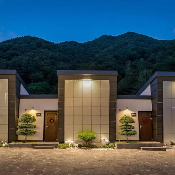 Hadong Cloud Hill Pension, hotel u gradu Hadong