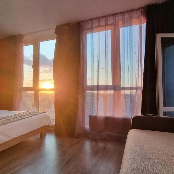 Панорамный Вид на озеро метро Позняки Осокорки Харьковская Ревуцького, hotel u gradu Kijev
