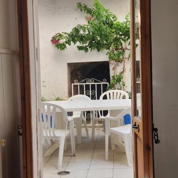 Patio y playa 3 chambres, hotel v destinaci Portbou
