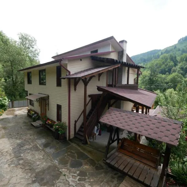 KarpatskeDzerelo, hotell i Roztokij