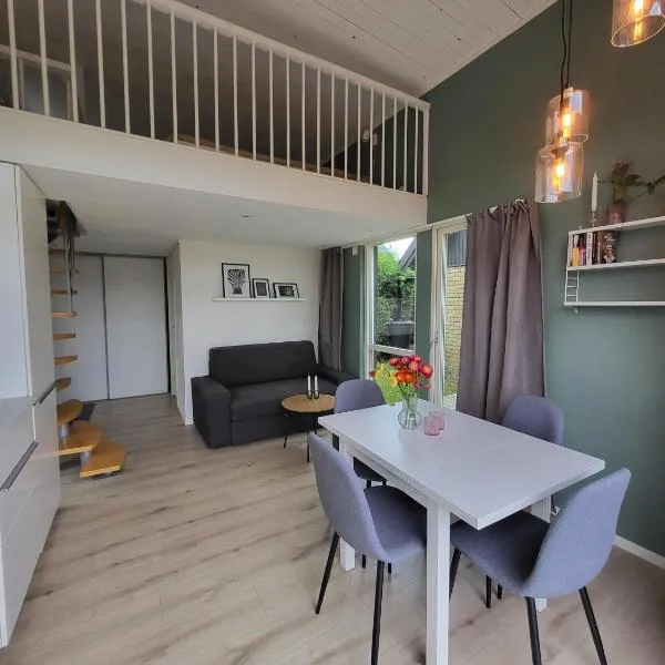Cozy tiny house with private patio, Malmö, hotel Kungshälla városában