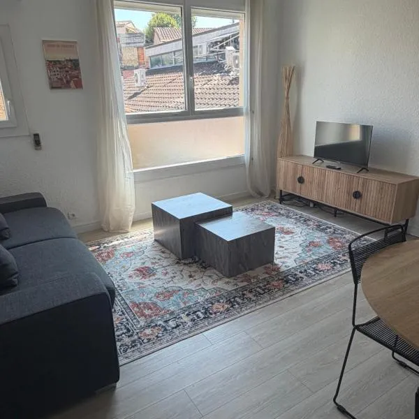 Les toits de Provence - Loft 6 pers centre ville、サロン・ド・プロヴァンスのホテル