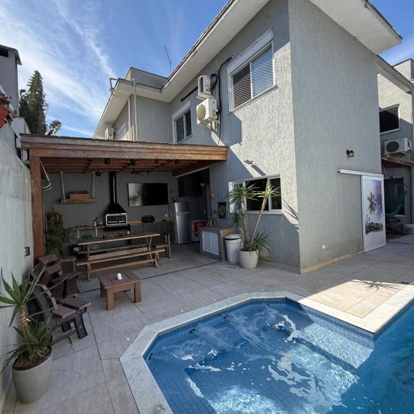 Lindo Sobrado com 3 Dormitórios- Condominio Morada da Praia