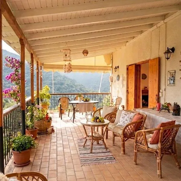 House for summer hollidays, hotel in Mikros Gialos
