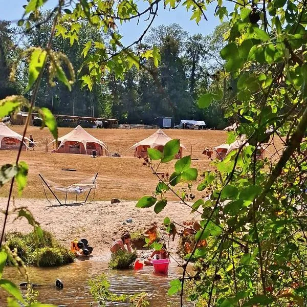 HERTFORD Farm yurt Tent Camping fire pit bbq pet friendly、ハートフォードのホテル