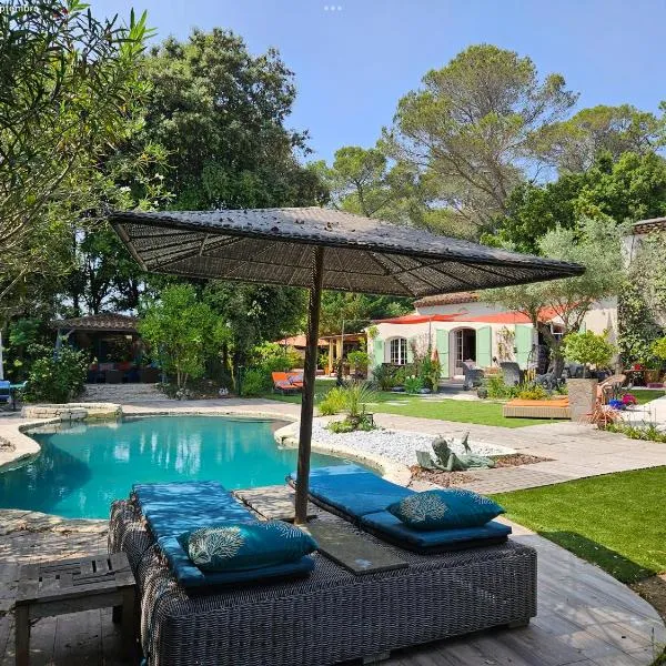 Villa piscine jacuzzi Mas la Bregeonière, hotel in Roquefort-les-Pins