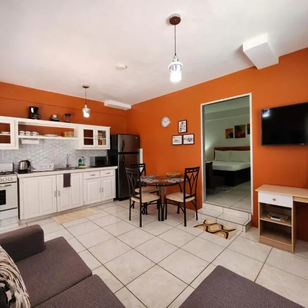 Coral Apt Tropical Apartments Tobago, מלון בסקרבורו