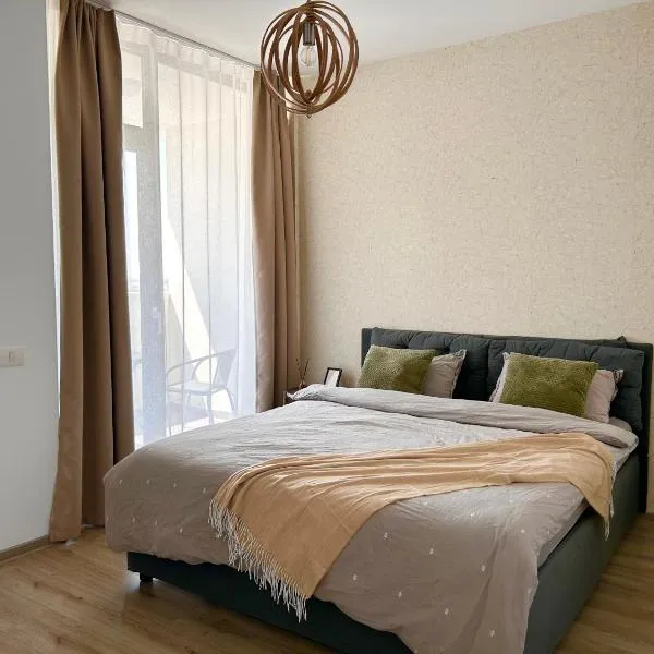 V'One - Bright & Spacious Apartment - Free Parking, hótel í Timişoara