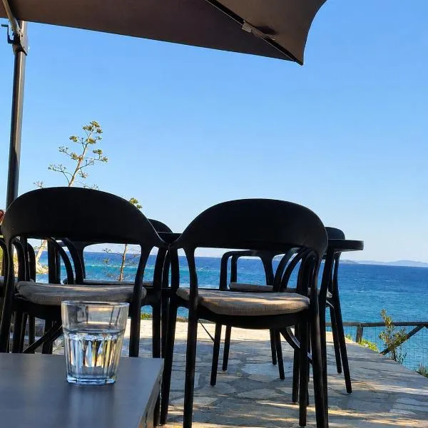 SEA La Vie Seafront Apartment, Kalogria Beach, hotel en Kalogria