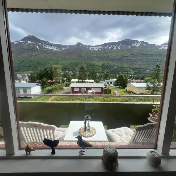 Panoramic balcony over Seyðisfjörður, hotel v mestu Seyðisfjörður