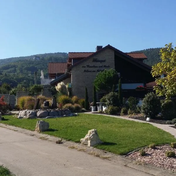 Weinhotel Kienle, hotel v destinaci Burrweiler