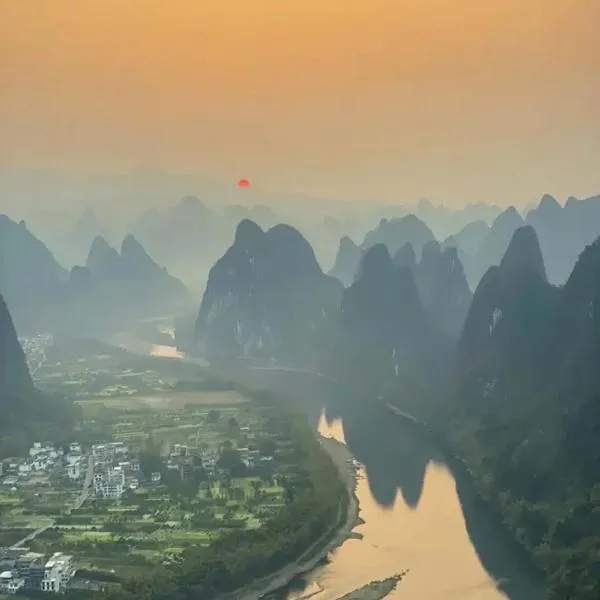 Yangshuo Bamboo Riverfront Guesthouse - Xingping Ancient Town 500m - 20 Yuan RMB Scenic Area - Bamboo View Afternoon Tea & Li River Peninsula Tour - Free Breakfast, hotel u gradu Yangshuo