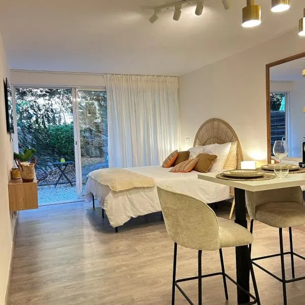 Le Cocon du Cap Brun Jardin privatif plages à pieds parking gratuit, Hotel in Toulon
