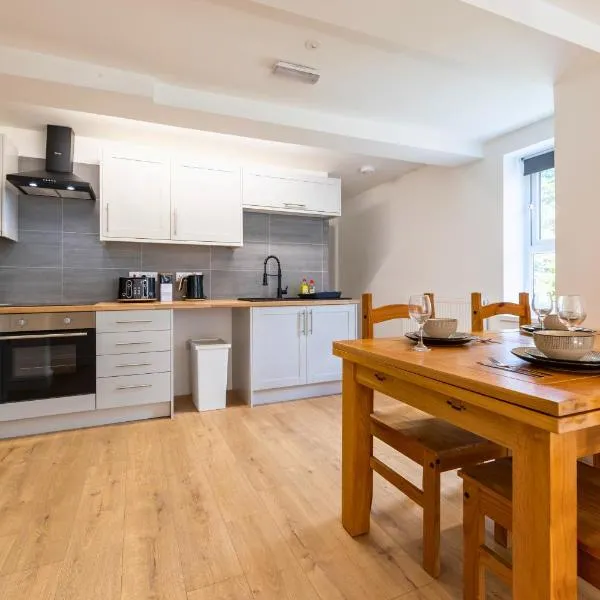 New 3 Bedroom Apartment Next to Station, hotell i Chepstow