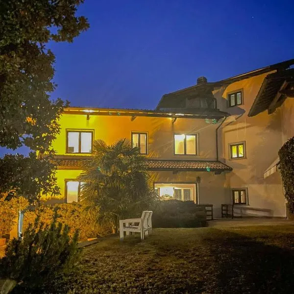 Villa Sarchi, ξενοδοχείο σε Grantola