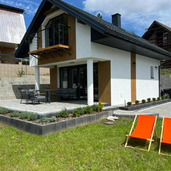 Dom nad jeziorem, hotel em Kolonia Łaczewna