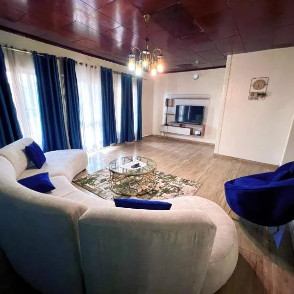 Beautiful Appartament with 2 or 3 rooms, hotel em Yaoundé