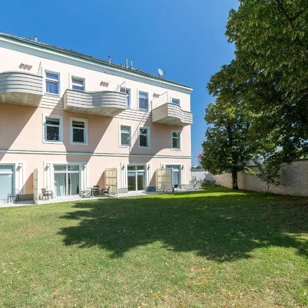Garden Stay Vienna Airport - by myNests, hotel em Schwechat