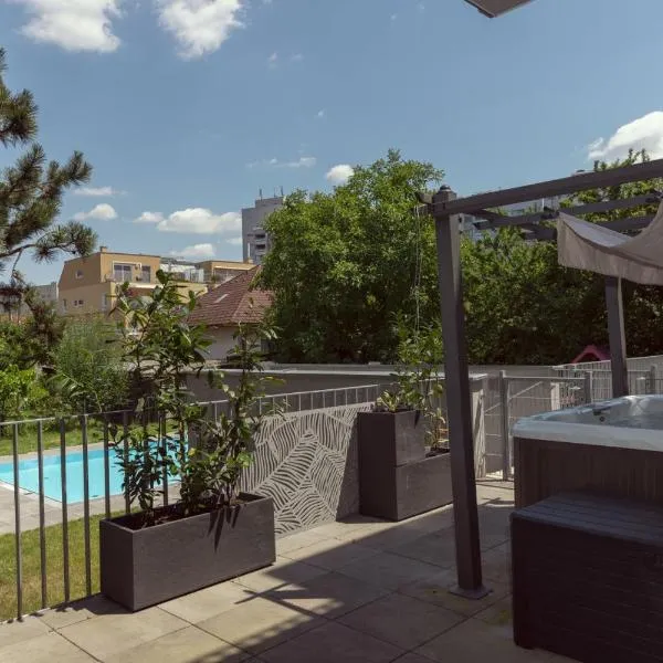 Dream Getaway Apartment with Jacuzzi and Pool, hotel sa Vienna