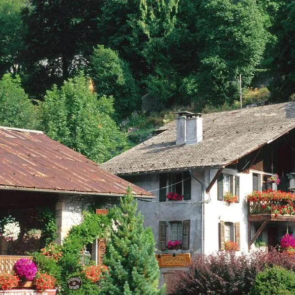 PIA Property - Charming and Cozy, hotelli kohteessa Samoëns