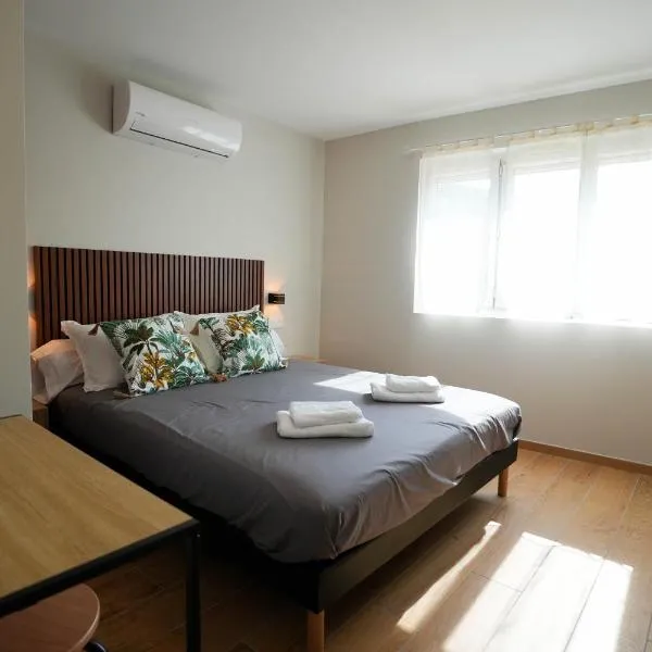 Studio M Les Suites Du Roubion, hotel v destinaci Montélimar