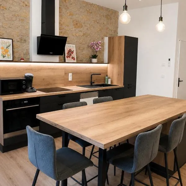 Appartement et Garage centre Sarlat, отель в Сарла-ла-Канеда