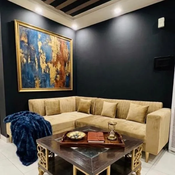 SPACIOUS TWO BEDROOM APARTMENT E-11 Islamabad, hotel a Islamabad
