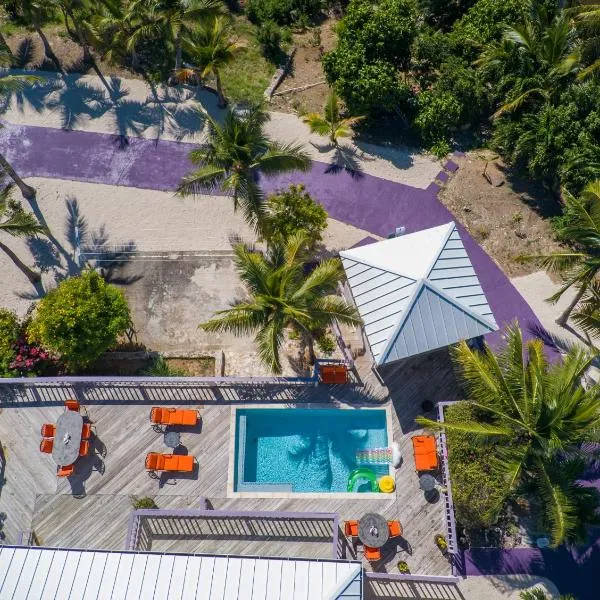Tropical Paradise, Pool, Beaches & 360 Views, hotel in Providenciales