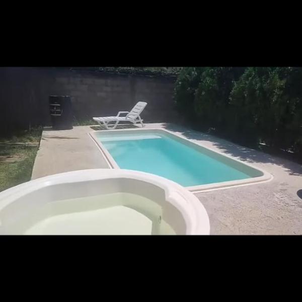 Casa com piscina e hidro para parque dos dinos