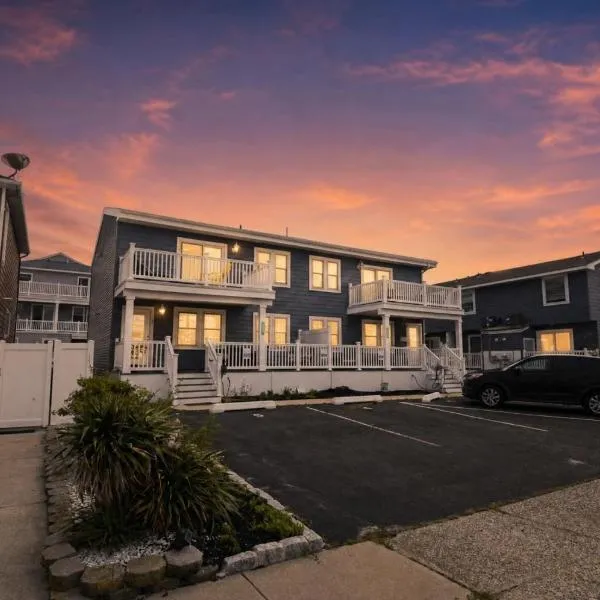 Steps to Sand Updated Bouchee Beachy Condo Deck Parking, hotel em Brigantine