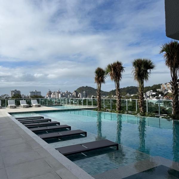 Resort na Praia Brava Piscinas, Spa, Academia Próximo ao Mar