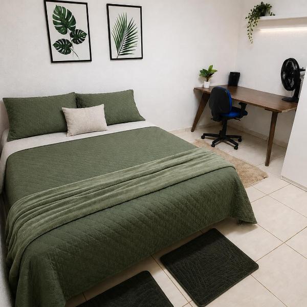 Quarto de Casal com TV e ventilador- Pousada da Juh