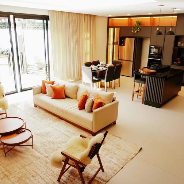 Casa Sienna Pool, wine cellar and gourmet area