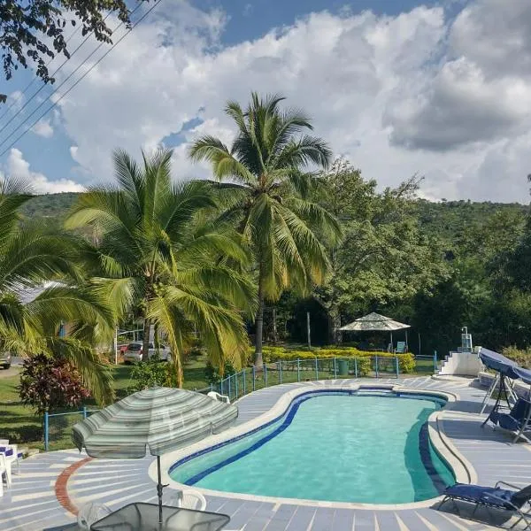 Finca Hotel Campestre Salitre Villeta, hotel u gradu 'Villeta'