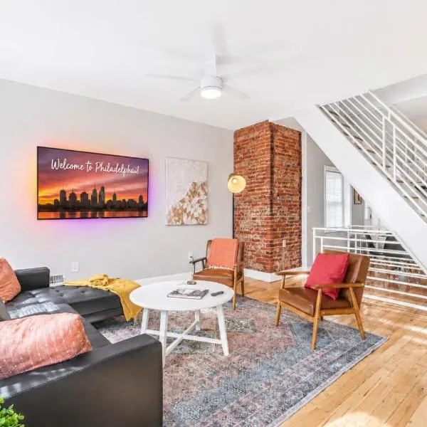 Pet Friendly- Big- King Bed A Location, hotel in Philadelphia