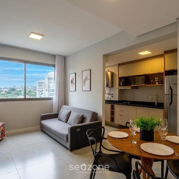 Apto em Condomínio c/ Piscina e Garagem MCP1104