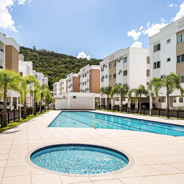 Apto em Cond. c/ Piscina em Canasvieiras RPC0101