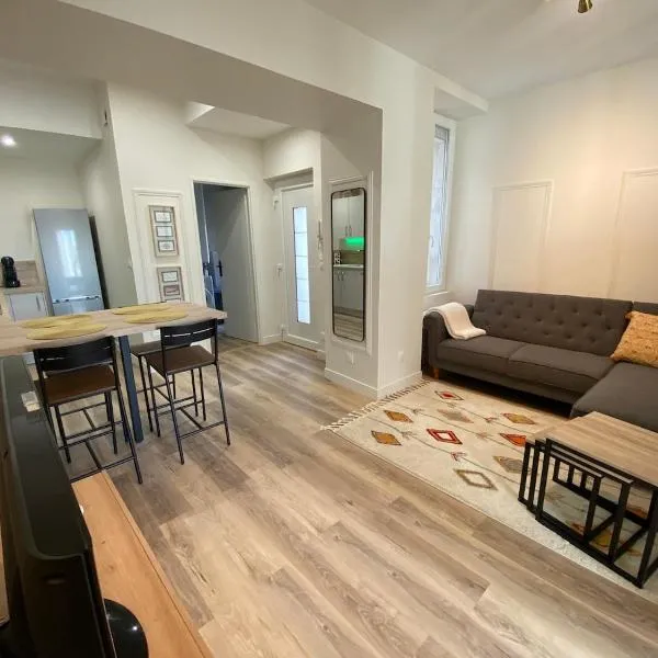 Lovely apartment with patio, hotel a Dijon