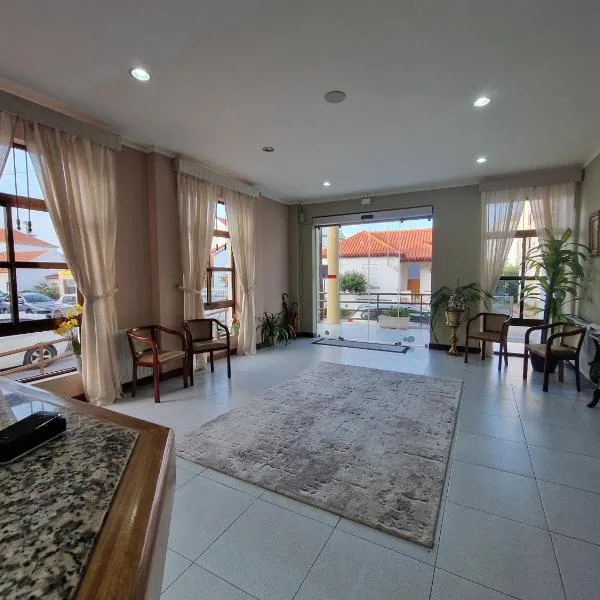 Hotel Peninsular, hotel u gradu 'Monte Real'