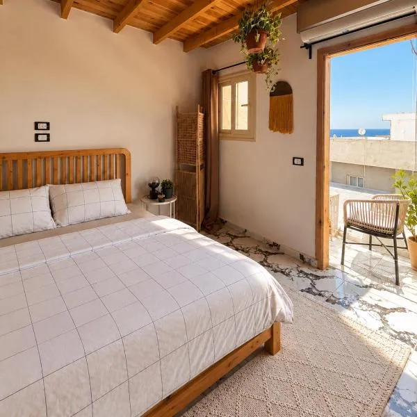 Bedro Rooftop Studio 2 Private Balcony & Sea View 1 Min to Beach, Hotel in Dahab