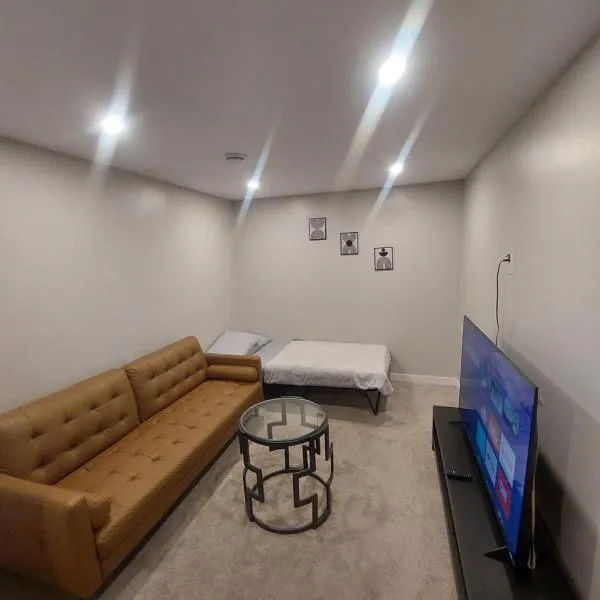 Cozy Private Suite with Parking near restaurants, hotel a Regina