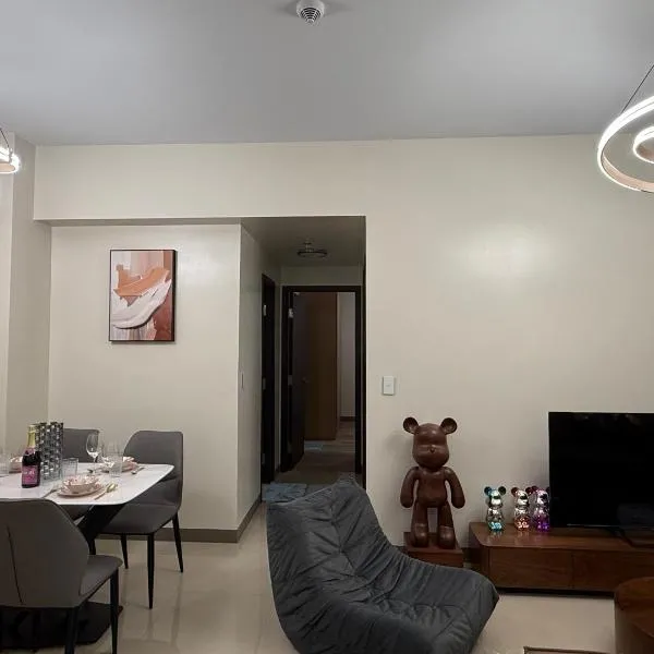 2BR Spacious Condo near Okada, MOA & Airport, hotel en Manila