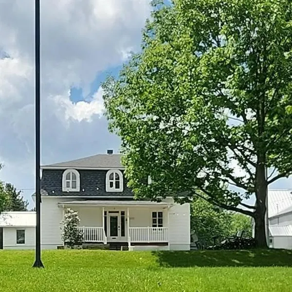 Viesnīca Auberge Bellechasse pilsētā Saint-Philémon