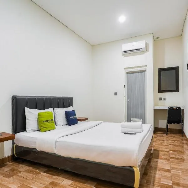 Urbanview Hotel Aloevera Pontianak by RedDoorz, hótel í Pontianak